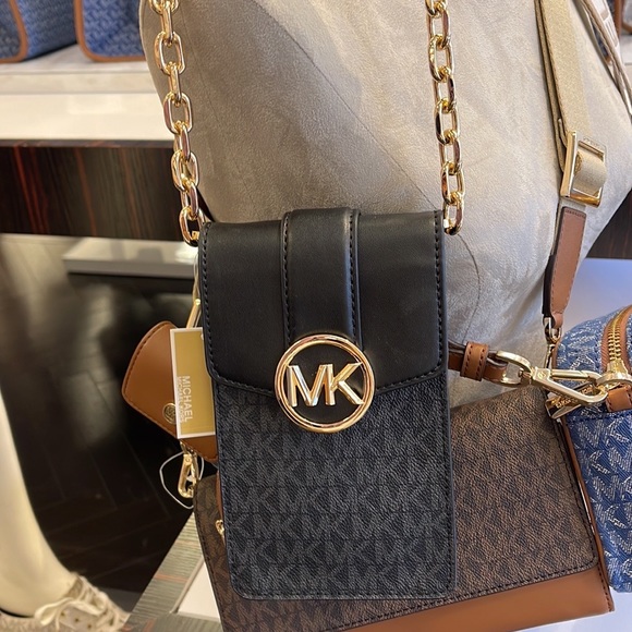 Michael Kors Carmen Small Logo Smartphone Crossbody Bag
Black - Picture 15 of 16